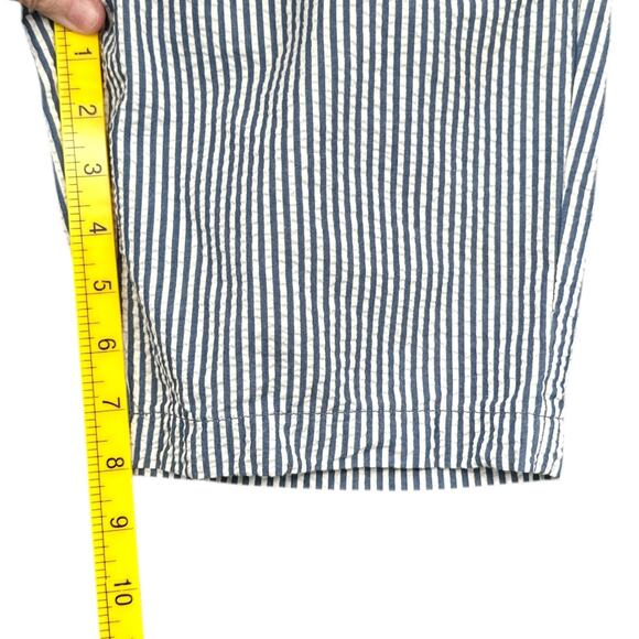 Lands End Blue White Striped Seersucker Side Pockets Casual Shorts Size 14 - Picture 8 of 8